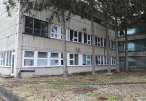 Nógrád megye Bátonyterenye üzemi telephely, 9.8HA telken 8200nm épületkomplexum, üzem, raktár, iroda eladó
