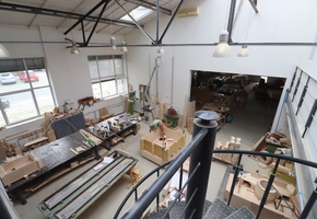 Budapest XXI. kerület Csepel Művek 500nm-es fűtött, műgyanta burkolatos raktár, irodával, szociális blokkal kiadó