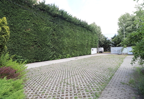 Budapest X. kerület önálló telephely, 1309nm-es telken 541nm iroda, raktár épület eladó