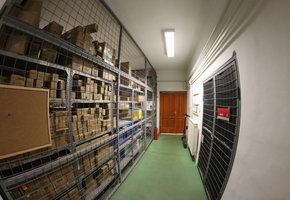 Budapest XVI. kerület önálló telephely, cégközpont, 646nm-es telken 619nm-es épület eladó