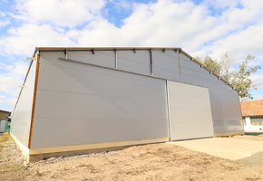 Bács-Kiskun vármegye Kiskunfélegyháza fűtetlen jó állapotú raktárak, műhelyek kiadók