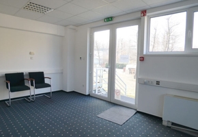 Pest megye Budaörs újszerű 4437nm-es logisztikai komplexum 5763nm-es telken eladó
