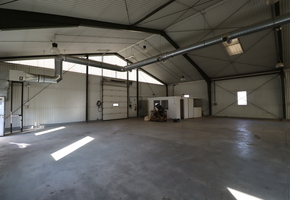 Pest megye Sződ önálló telephely 4HA telken 2777nm raktár, műhely, iroda épület eladó