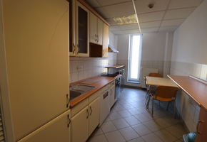 Pest megye Sződ önálló telephely 4HA telken 2777nm raktár, műhely, iroda épület eladó