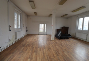 Budapest IV. district, Újpest 808sqm large mixed purposed building for rent