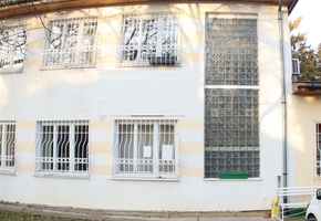 Budapest XVI. kerület önálló telephely, cégközpont, 646nm-es telken 619nm-es épület eladó