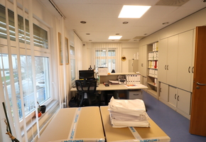 Pest vármegye Érd, M7 autópálya lehajtóhoz közel újszerű önálló telephely kiadó