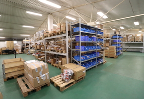 Pest vármegye Érd, M7 autópályához közel önálló telephely, 4092nm telken bruttó 1200nm szintterületű raktár, iroda épület eladó