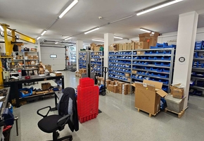 Pest megye Budaörs ipari park (BITEP), 275nm-es, földszinti iroda-műhely, raktár vegyes funkciójú egység kiadó