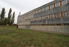 Pest vármegye Pomáz 2030nm szintterületű, felújítandó épület eladó