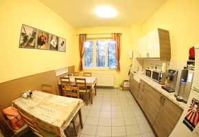 Budapest XVI. kerület önálló telephely, cégközpont, 646nm-es telken 619nm-es épület eladó