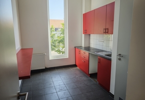 Budapest IV. kerület, Újpest 3303nm-es újépítésű raktár 539nm irodával egyben vagy 3 blokkban kiadó