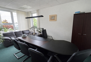 Budapest III. kerület Óbuda önálló telephely, 5666nm-es telken korszerű telephely, 2573nm-es épület kiadó