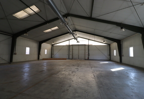 Pest megye Sződ önálló telephely 4HA telken 2777nm raktár, műhely, iroda épület eladó